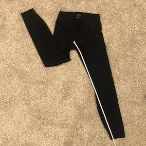 Black Nike Dri-Fit Leggings - Sz M